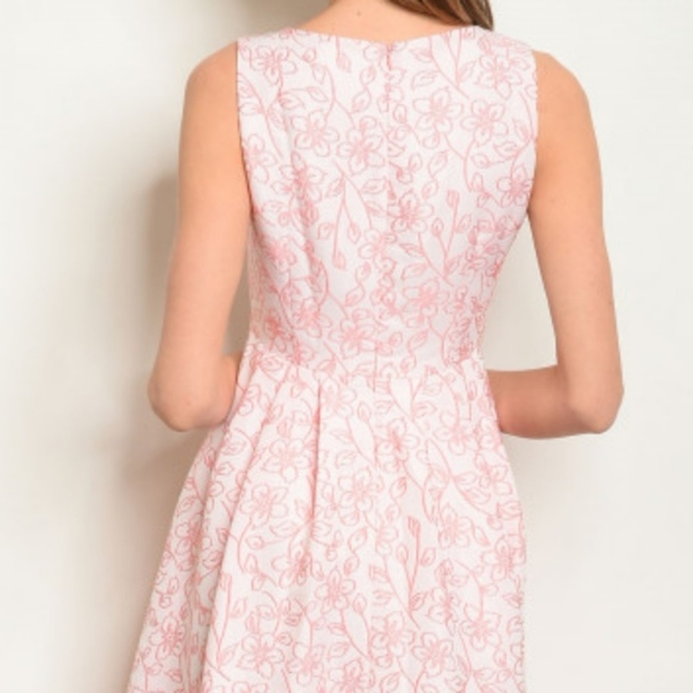Pink spring dresses - Picture 3 of 6
